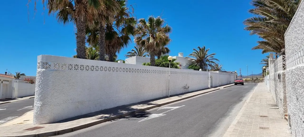 Chalet Con Piscina Privada De 2 Dormitorios, Terrazas, Jardin Y Barbacoa - Casa Momo Poris de Abona Spain