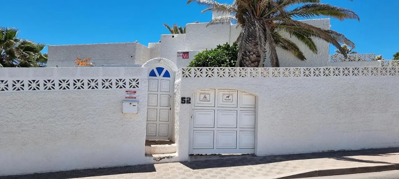 Chalet Con Piscina Privada De 2 Dormitorios, Terrazas, Jardin Y Barbacoa - Casa Momo Poris de Abona 0*,  Spain