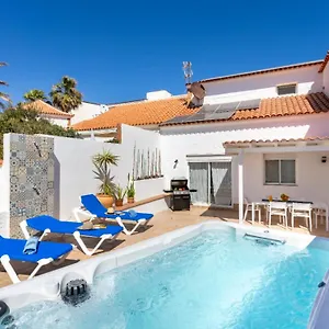 Villa Casa Naranja - Heated Pool - Bbq - Terrace - Free Wifi - Child & Pet-friendly - 3 Bedrooms - 6 People, Porís de Abona